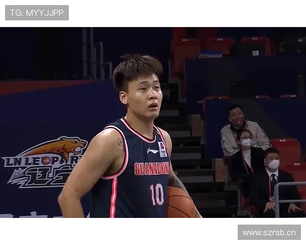 赵睿今晚又开豪车回家了，连路边小摊都不带看一眼！